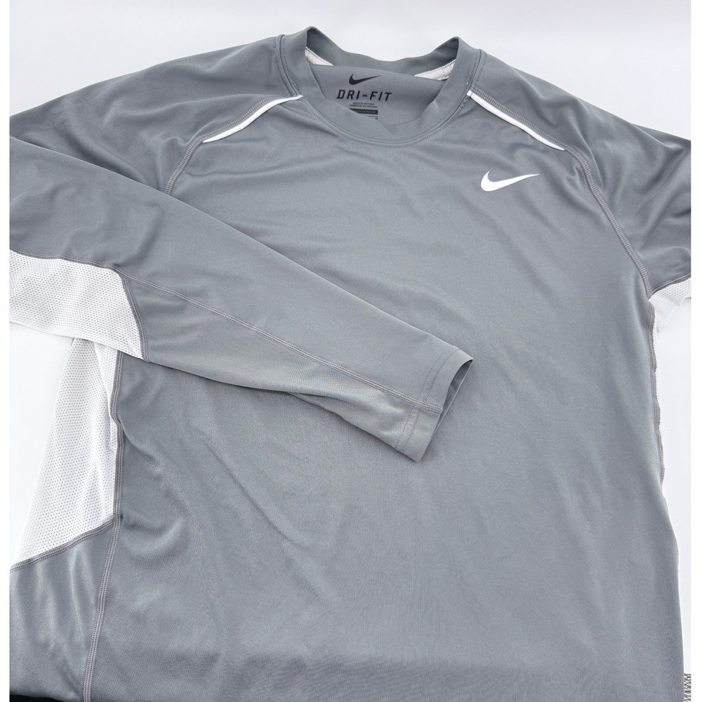 Nike Dri-FIT Long Sleeve Training Shirt Mens Medium Gray Mesh Panels 645385-066